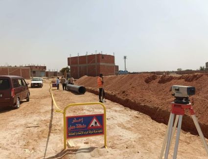 الإسكان: دفع العمل بالطرق والمرافق بالأراضي المضافة لمدينتي سفنكس والشروق لسرعة توفيق أوضاعها