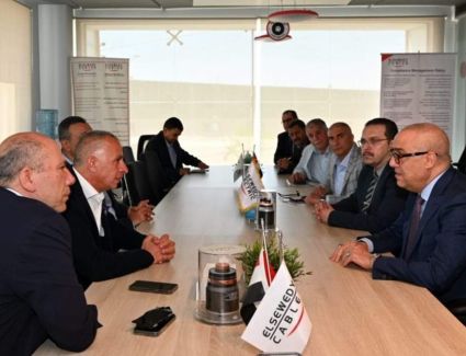 وزير الإسكان يلتقى مسئولى السويدى إليكتريك لمناقشة دور المستثمرين في تطوير المناطق الصناعية بالمدن الجديدة