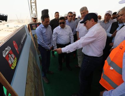 وزير البترول يتفقد المشروعات الجديدة بمناطق التوسعات بميناء الحمراء البترولي