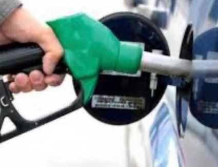 وزارة البترول توضح حقيقة انخفاض أسعار البنزين 