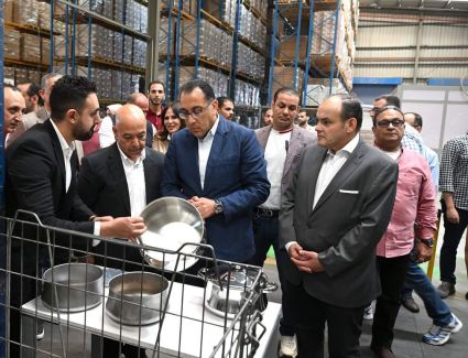 «مدبولي» من برج العرب: نحرص على زيارة المشروعات لتعميق الصناعة وزيادة الصادرات المصرية وخلق فرص عمل 