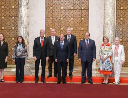 الرئيس السيسي يستقبل وفدا من الكونجرس الأمريكي بحضور اللواء عباس كامل