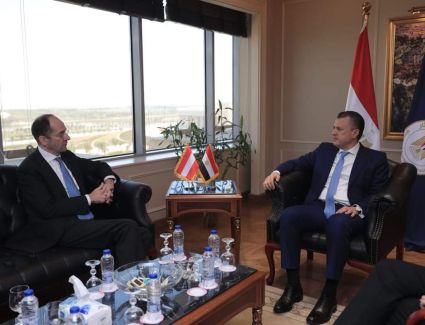 بعد إفلاس FTI: وزير السياحة يبحث مع سفيري ألمانيا والنمسا وضع السائحين الذين حجزوا رحلاتهم