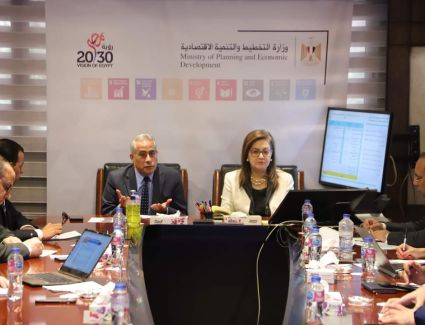 وزيرا التخطيط والعمل يبحثان الملفات المشتركة وآليات تطبيق الحد الأدني للأجور