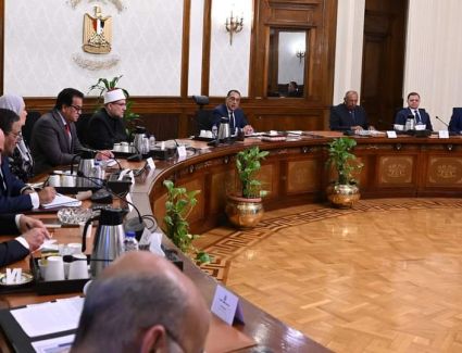 «مدبولي» يُكلف بسحب رخص 16 شركة سياحة تحايلت لتسفير الحجاج بصورة غير نظامية وإحالة مسئوليها للنيابة العامة