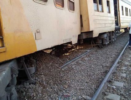 سقوط بوجي العربة الاولي من قطار بأسيوط.. والسكة الحديد تعتذر للركاب