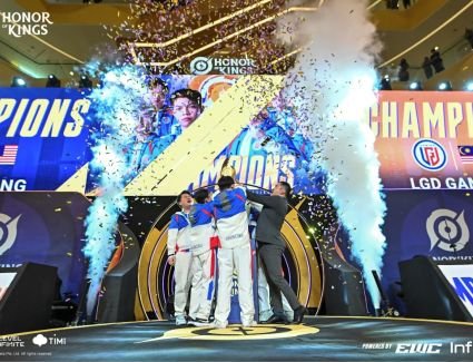 فوز فريق LGD Gaming Malaysia ببطولة الموسم الثاني من Honor of Kings Invitational