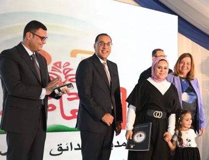 رئيس الوزراء يسلم عقود عدد من وحدات المبادرة الرئاسية «سكن لكل المصريين»