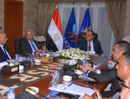 شيمي: برامج زمنية محددة للانتهاء من مشروعات شركات القابضة للسياحة والفنادق