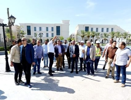 وزير الإسكان يواصل جولته بمدينة العلمين الجديدة ويتفقد الموقف التنفيذى لمنشآت «المدينة التراثية»