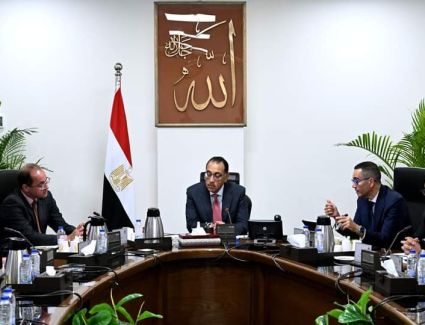 رئيس الوزراء يتابع عمل منظومة التسجيل المسبق للشحنات «ACI»