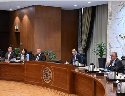 رئيس الوزراء يُتابع جهود تيسير دخول وخروج المستثمرين والبضائع من وإلى سيناء