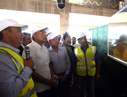 رئيس الوزراء يتفقد أعمال إنشاء وتنفيذ مشروع الخط الأول من شبكة القطار الكهربائي السريع