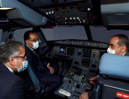 رئيس الوزراء يشهد تشغيل أحدث أجهزة الطيران التمثيلي من طراز الايرباص A320Neo 