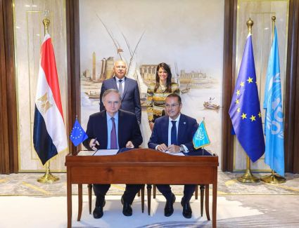 وزيرا النقل والتخطيط يشهدان توقيع الاتفاق التنفيذي لبرنامج الاتحاد الأوروبي لدعم التجارة والصناعة والنمو والوصول السريع للأسواق