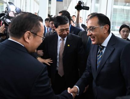 نيابة عن الرئيس السيسي.. «مدبولي» يصل إلى بكين للمشاركة في قمة منتدى التعاون «الصيني- الأفريقي»