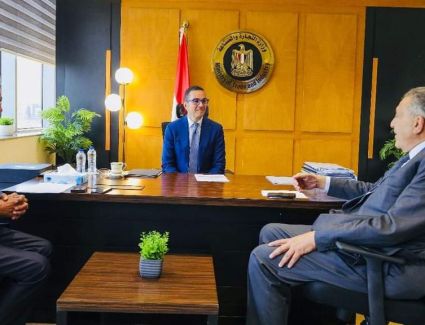 الاستثمار والغرف التجارية يبحثان تحسين مناخ أداء الأعمال وتنمية الصادرات وجذب الاستثمارات