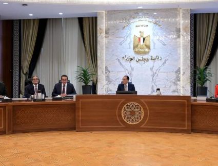 رئيس الوزراء يستعرض مقترحات بمخططات وتصميمات «مدينة العاصمة الطبية»