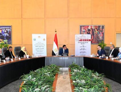 وزير الإسكان يتابع سير العمل بقطاع التخطيط والمشروعات بهيئة المجتمعات العمرانية الجديدة