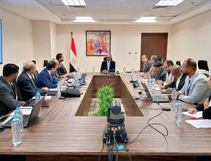 وزير الإسكان يتابع موقف إدارة الحمأة الناتجة من محطات الصرف الصحي والاستفادة منها في توليد الطاقة