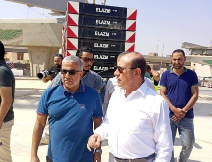 وزير الإسكان يتابع سير العمل بمحور «عمرو بن العاص».. ورئيس «المركزى للتعمير» يتفقد الأعمال من الموقع