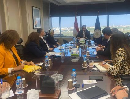 وزير السياحة والآثار يناقش خطة العمل لتطوير المنتجات السياحية بالمقصد المصري خلال الفترة القادمة