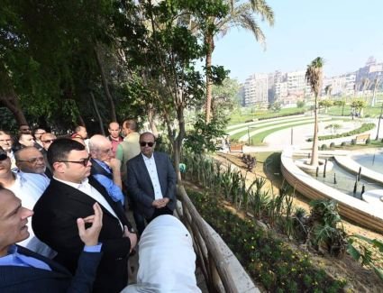 وزير الإسكان يتفقد سير العمل بمشروع تطوير وإحياء حديقة الأزبكية بمحافظة القاهرة