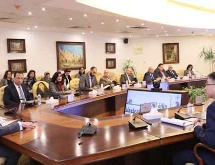 وزير الاتصالات يبحث مع نائب رئيس البنك الدولي التعاون فى مجالات التحول الرقمى وتطوير قرى حياة كريمة