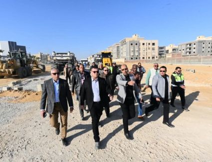وزير الإسكان يستهل جولته بتفقد أعمال تطوير وتوسعة الطريق الحدائقى بمنطقة الأندلس بالقاهرة الجديدة