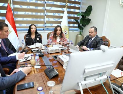 وزيرتا التنمية المحلية والتضامن الاجتماعى تبحثان رفع كفاءة منازل الفئات الأولي بالرعاية بقري «حياة كريمة»