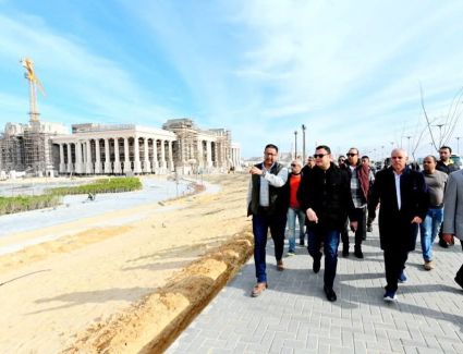 وزير الإسكان يتفقد سير العمل بمشروعات المدينة التراثية والمرافق الرئيسية لمنطقة الداون تاون بمدينة العلمين الجديدة