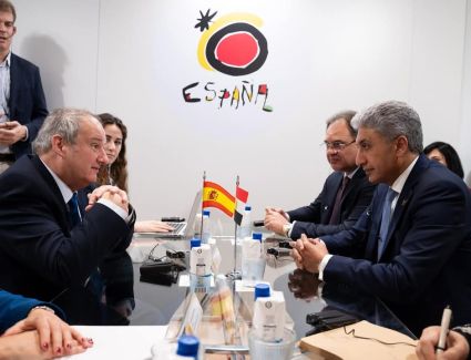 وزير السياحة والآثار يلتقي بنظيره الإسباني