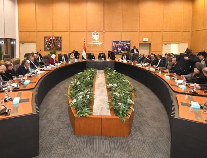 وزير الإسكان يعقد اجتماعه الدوري مع أعضاء مجلسي "النواب والشيوخ"