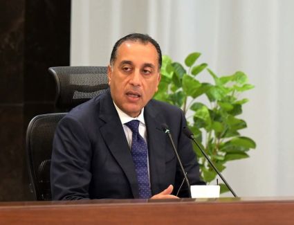 رئيس الوزراء يبدأ جولة تفقدية موسعة بعدد من المشروعات بمنطقة السخنة المتكاملة بالمنطقة الاقتصادية لقناة السويس