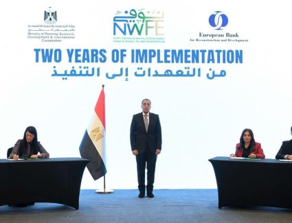 رئيس الوزراء يشهد مراسم توقيع عدد من الاتفاقيات بين الحكومة وشركات القطاع الخاص