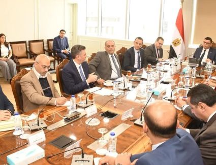 وزير الإسكان يُتابع معدلات تسويق عدد من مشروعات هيئة المجتمعات العمرانية الجديدة