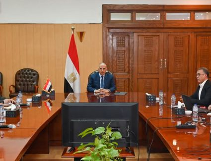 وزير الري يتابع أعمال حماية الشواطئ بمدينة الإسكندرية والإعداد لعقد اجتماع اللجنة العليا للتراخيص