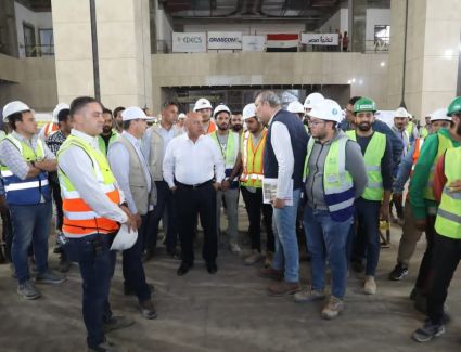 وزير النقل في جولة تفقدية هامة بمشروع الخط الأول من شبكة القطار الكهربائي السريع لمتابعة التشطيبات النهائية للمحطات