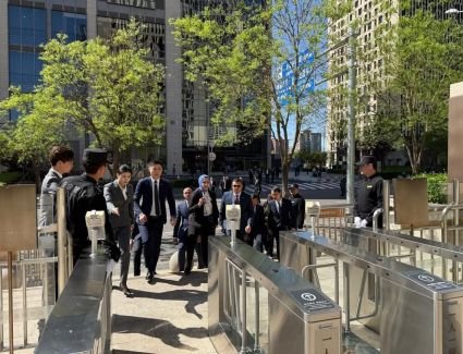 وزير الإسكان يواصل جولاته بالصين بتفقد منطقة الأعمال المركزية بـ«بكين»