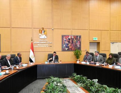وزير الإسكان يتابع موقف تنفيذ مشروعات المبادرة الرئاسية "حياة كريمة" بمحافظتي أسوان وبني سويف