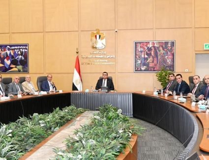 وزير الإسكان يعقد اجتماعًا لمتابعة مشروع تطوير موقع التجلي الأعظم فوق أرض السلام بمدينة سانت كاترين بسيناء