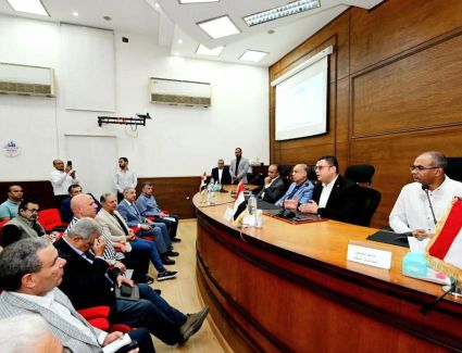 وزير الإسكان ومحافظ المنيا يتابعان سير العمل بمنظومتي مياه الشرب والصرف الصحي بالمحافظة ومشروعات «حياة كريمة»