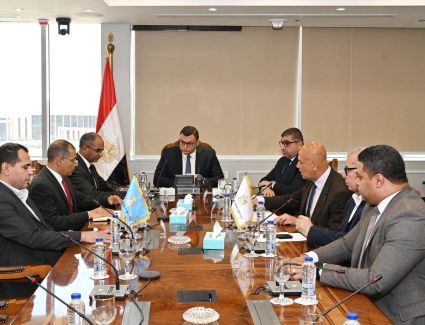 وزير الإسكان يتابع موقف منظومة الصرف الصحي بمدن شرق القاهرة والمستهدف تنفيذه حتى 2030