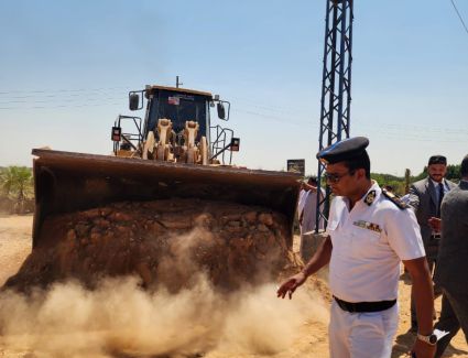 وزير الإسكان: إزالة التعدي  واسترداد مساحة 153 فدانا بمدينة سفنكس الجديدة