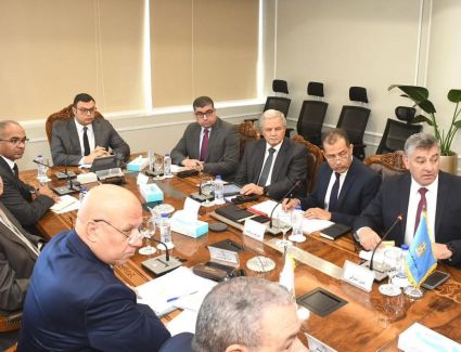 وزير الإسكان يتابع موقف مشروعات مياه الشرب والصرف الصحي ضمن المبادرة الرئاسية "حياة كريمة" بمحافظة المنيا