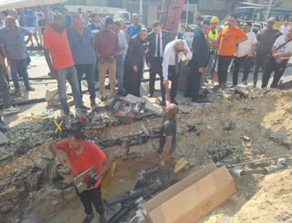 وزير الكهرباء في موقع إصلاح عطل الكابل الأرضي أمام محطة مترو ساقية مكي بالجيزة والذي تسبب في انقطاع التيار في بعض المناطق