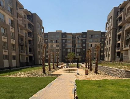 وزير الإسكان يتابع سير العمل بعددٍ من المشروعات الجاري تنفيذها واستعدادات تسليم وحدات جنة 4 بالشيخ زايد