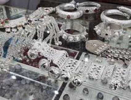 الفضة تستقر قرب أعلى مستوياتها منذ 2011 وسط ترقب قرارات الفيدرالي الأمريكي