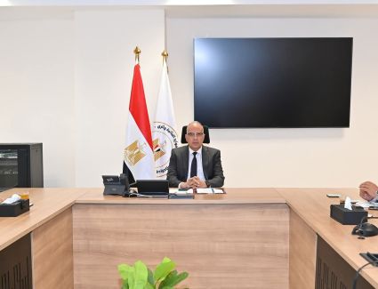  وزير الري يتابع حالة منشآت الحماية من أخطار السيول بوادي وتير بجنوب سيناء