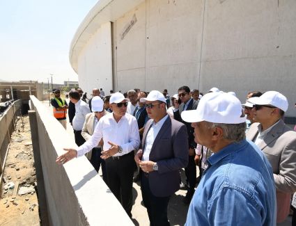 وزير الإسكان ومحافظ القاهرة يتفقدان مكونات مشروع حدائق "تلال الفسطاط" بمنطقة مصر القديمة